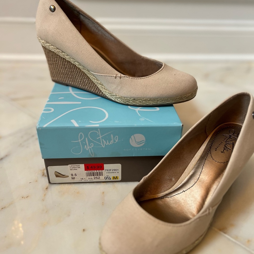 Life Stride Tan Wedge Pumps with Classic Design